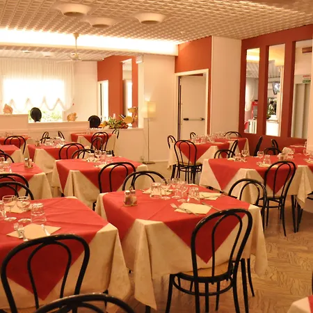 Morri - Il Biblihotel Риччоне