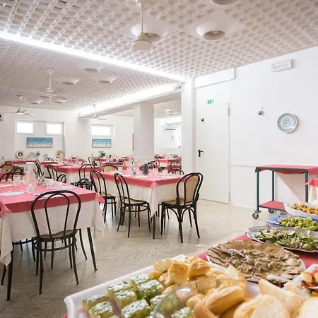 Morri - Il Biblihotel 2* Риччоне